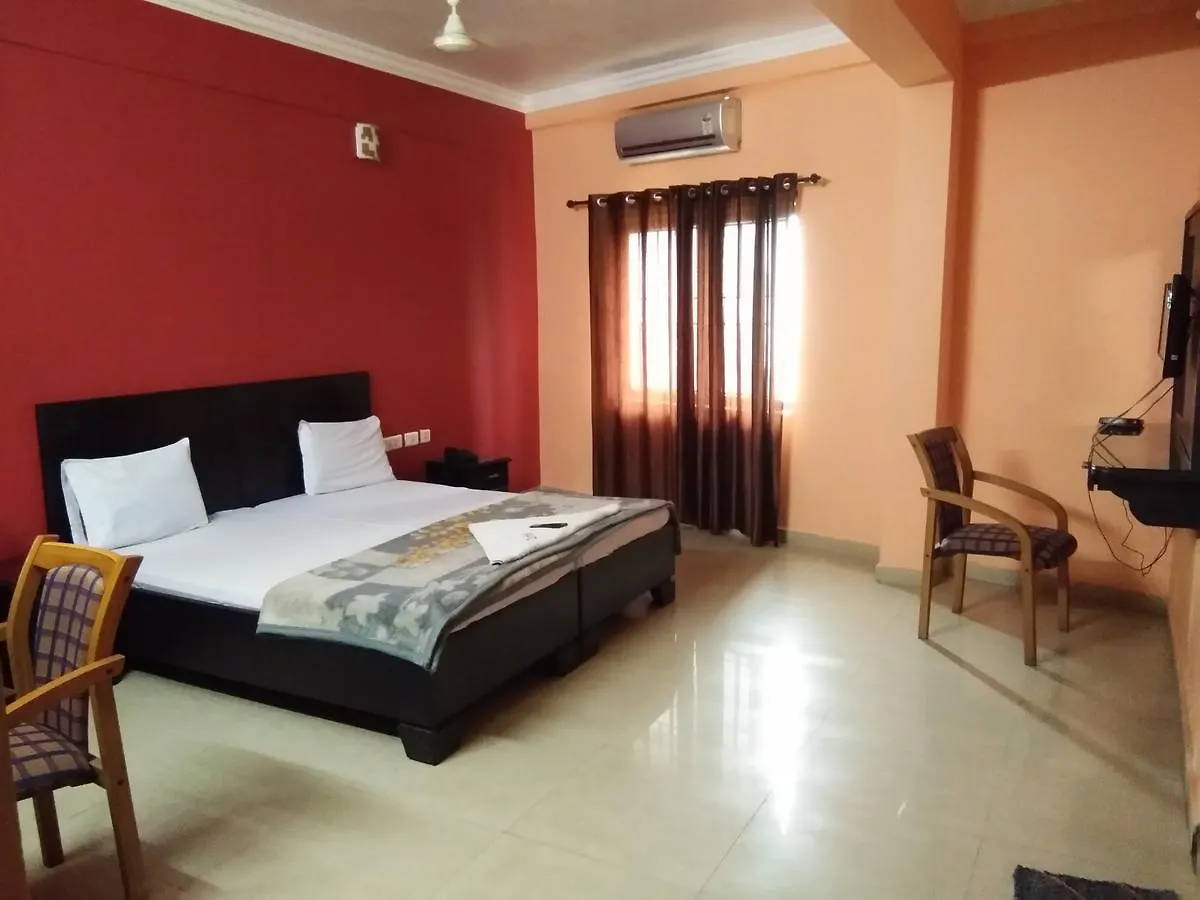 A.R.Residency Hotel Kunnamangalam